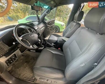 Черный Тойота Ленд Крузер Прадо, объемом двигателя 3.96 л и пробегом 185 тыс. км за 18000 $, фото 6 на Automoto.ua