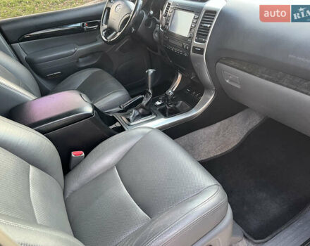 Чорний Тойота Ленд Крузер Прадо, об'ємом двигуна 4 л та пробігом 254 тис. км за 16200 $, фото 17 на Automoto.ua