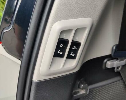 Черный Тойота Ленд Крузер Прадо, объемом двигателя 3 л и пробегом 267 тыс. км за 26000 $, фото 35 на Automoto.ua