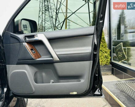 Черный Тойота Ленд Крузер Прадо, объемом двигателя 3.96 л и пробегом 148 тыс. км за 27500 $, фото 25 на Automoto.ua