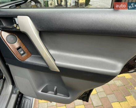 Черный Тойота Ленд Крузер Прадо, объемом двигателя 3.96 л и пробегом 203 тыс. км за 24500 $, фото 29 на Automoto.ua