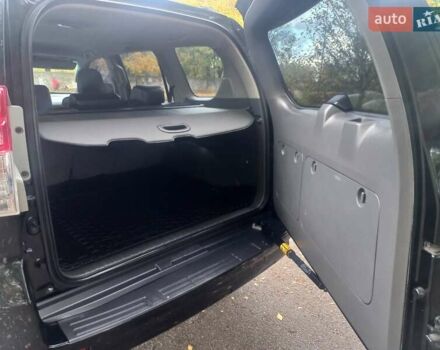 Черный Тойота Ленд Крузер Прадо, объемом двигателя 4 л и пробегом 130 тыс. км за 24900 $, фото 4 на Automoto.ua