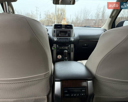 Черный Тойота Ленд Крузер Прадо, объемом двигателя 4 л и пробегом 199 тыс. км за 21600 $, фото 16 на Automoto.ua