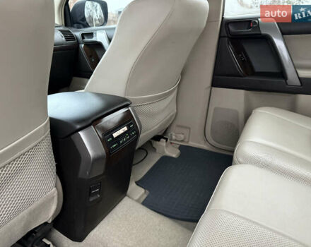 Черный Тойота Ленд Крузер Прадо, объемом двигателя 4 л и пробегом 199 тыс. км за 21600 $, фото 37 на Automoto.ua