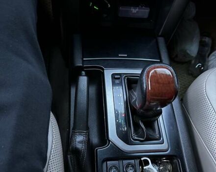 Черный Тойота Ленд Крузер Прадо, объемом двигателя 2.7 л и пробегом 240 тыс. км за 22800 $, фото 7 на Automoto.ua