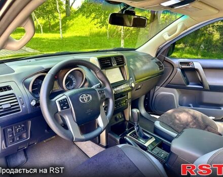 Чорний Тойота Ленд Крузер Прадо, об'ємом двигуна 3 л та пробігом 233 тис. км за 23700 $, фото 10 на Automoto.ua