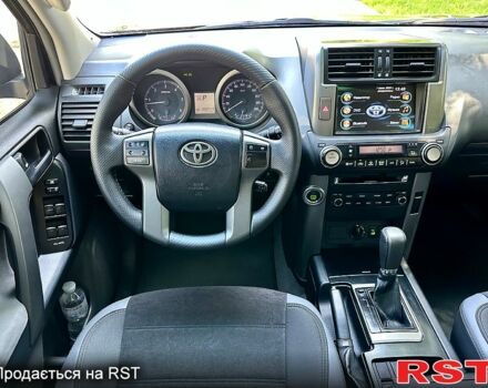 Чорний Тойота Ленд Крузер Прадо, об'ємом двигуна 3 л та пробігом 233 тис. км за 23700 $, фото 13 на Automoto.ua