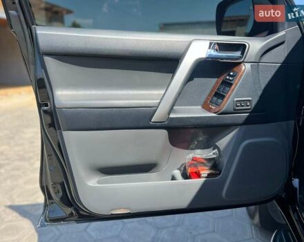 Тойота Ленд Крузер Прадо 2012 в Вознесенске на Automoto.ua Черный Тойота Ленд Крузер Прадо, объемом двигателя 3 л и пробегом 158 тыс. км за 29000 $, фото 12 на Automoto.ua