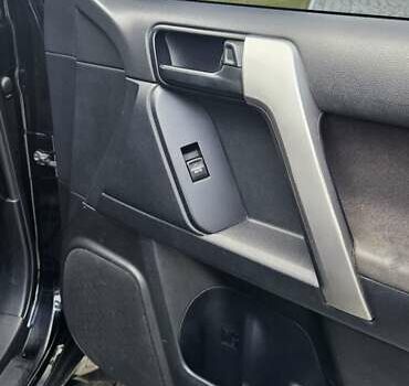 Черный Тойота Ленд Крузер Прадо, объемом двигателя 2.98 л и пробегом 240 тыс. км за 27000 $, фото 2 на Automoto.ua