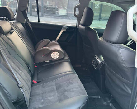 Черный Тойота Ленд Крузер Прадо, объемом двигателя 2.7 л и пробегом 170 тыс. км за 24999 $, фото 7 на Automoto.ua