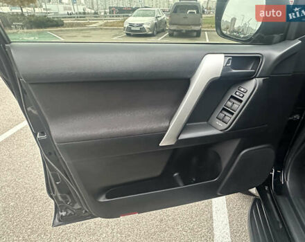 Черный Тойота Ленд Крузер Прадо, объемом двигателя 2.75 л и пробегом 116 тыс. км за 34499 $, фото 25 на Automoto.ua