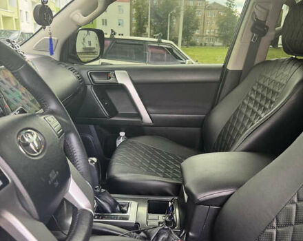 Черный Тойота Ленд Крузер Прадо, объемом двигателя 2.69 л и пробегом 160 тыс. км за 29000 $, фото 6 на Automoto.ua