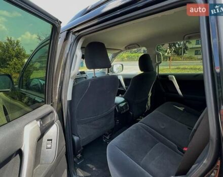 Черный Тойота Ленд Крузер Прадо, объемом двигателя 2.7 л и пробегом 120 тыс. км за 32000 $, фото 5 на Automoto.ua