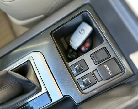 Черный Тойота Ленд Крузер Прадо, объемом двигателя 4 л и пробегом 110 тыс. км за 31900 $, фото 33 на Automoto.ua