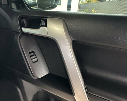 Черный Тойота Ленд Крузер Прадо, объемом двигателя 2.76 л и пробегом 127 тыс. км за 39000 $, фото 39 на Automoto.ua