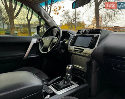 Черный Тойота Ленд Крузер Прадо, объемом двигателя 2.7 л и пробегом 60 тыс. км за 34690 $, фото 28 на Automoto.ua