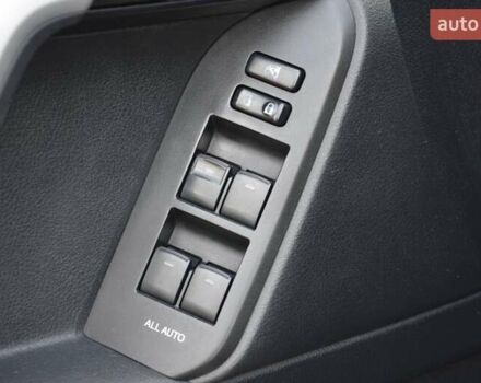 Черный Тойота Ленд Крузер Прадо, объемом двигателя 2.8 л и пробегом 190 тыс. км за 33900 $, фото 19 на Automoto.ua