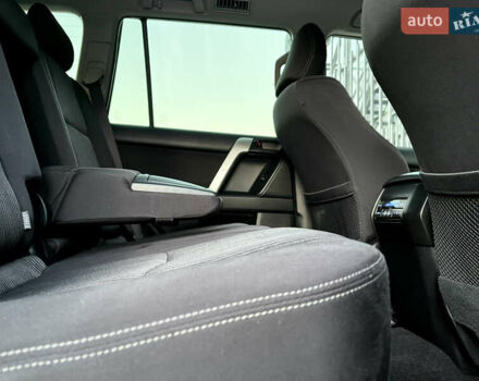 Черный Тойота Ленд Крузер Прадо, объемом двигателя 2.69 л и пробегом 215 тыс. км за 25500 $, фото 31 на Automoto.ua