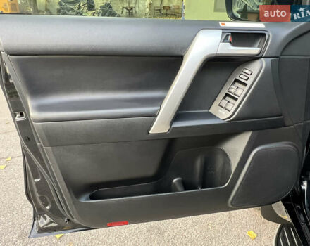 Черный Тойота Ленд Крузер Прадо, объемом двигателя 2.76 л и пробегом 127 тыс. км за 41500 $, фото 33 на Automoto.ua