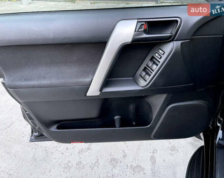 Черный Тойота Ленд Крузер Прадо, объемом двигателя 2.69 л и пробегом 215 тыс. км за 25500 $, фото 22 на Automoto.ua