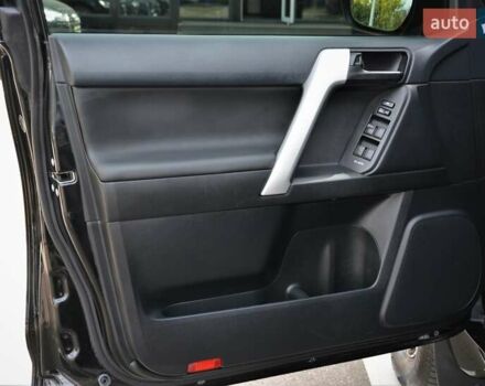 Черный Тойота Ленд Крузер Прадо, объемом двигателя 2.8 л и пробегом 190 тыс. км за 33900 $, фото 18 на Automoto.ua