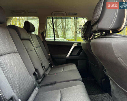 Черный Тойота Ленд Крузер Прадо, объемом двигателя 2.7 л и пробегом 60 тыс. км за 34690 $, фото 24 на Automoto.ua