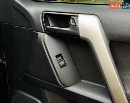 Черный Тойота Ленд Крузер Прадо, объемом двигателя 2.7 л и пробегом 60 тыс. км за 34690 $, фото 32 на Automoto.ua