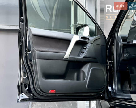 Черный Тойота Ленд Крузер Прадо, объемом двигателя 2.69 л и пробегом 215 тыс. км за 25500 $, фото 28 на Automoto.ua