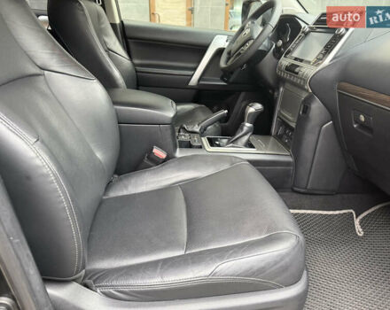 Чорний Тойота Ленд Крузер Прадо, об'ємом двигуна 4 л та пробігом 156 тис. км за 36900 $, фото 18 на Automoto.ua