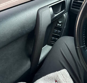 Черный Тойота Ленд Крузер Прадо, объемом двигателя 3.96 л и пробегом 80 тыс. км за 42000 $, фото 7 на Automoto.ua