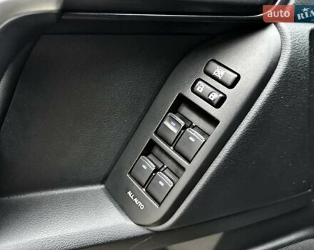 Черный Тойота Ленд Крузер Прадо, объемом двигателя 4 л и пробегом 105 тыс. км за 34750 $, фото 31 на Automoto.ua