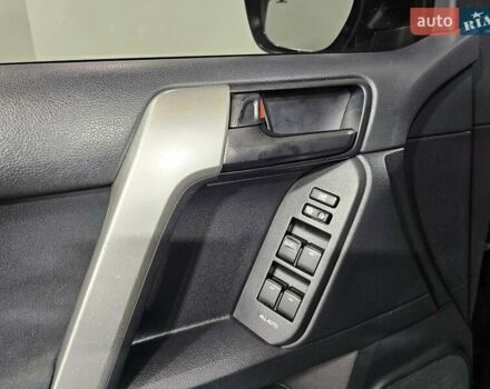 Черный Тойота Ленд Крузер Прадо, объемом двигателя 2.69 л и пробегом 115 тыс. км за 27777 $, фото 25 на Automoto.ua