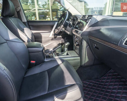 Черный Тойота Ленд Крузер Прадо, объемом двигателя 3.96 л и пробегом 128 тыс. км за 42943 $, фото 5 на Automoto.ua