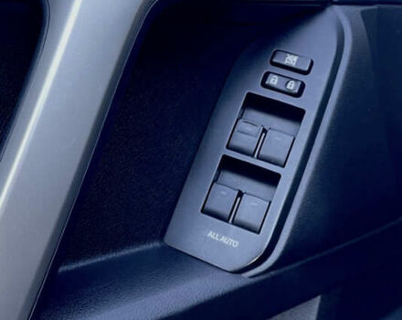 Черный Тойота Ленд Крузер Прадо, объемом двигателя 3.96 л и пробегом 89 тыс. км за 41000 $, фото 9 на Automoto.ua