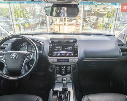 Черный Тойота Ленд Крузер Прадо, объемом двигателя 3.96 л и пробегом 128 тыс. км за 42943 $, фото 7 на Automoto.ua