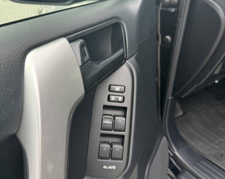 Черный Тойота Ленд Крузер Прадо, объемом двигателя 4 л и пробегом 117 тыс. км за 39500 $, фото 18 на Automoto.ua