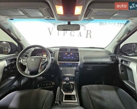 Черный Тойота Ленд Крузер Прадо, объемом двигателя 2.69 л и пробегом 115 тыс. км за 27777 $, фото 19 на Automoto.ua