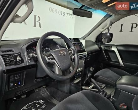 Черный Тойота Ленд Крузер Прадо, объемом двигателя 2.69 л и пробегом 115 тыс. км за 27777 $, фото 22 на Automoto.ua
