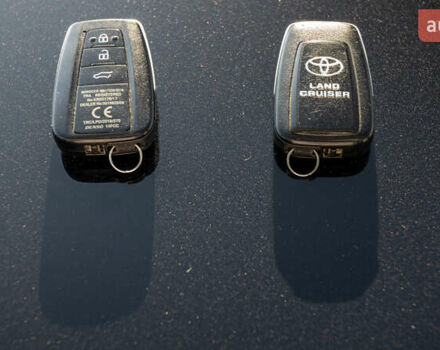 Черный Тойота Ленд Крузер Прадо, объемом двигателя 3.96 л и пробегом 128 тыс. км за 42943 $, фото 35 на Automoto.ua