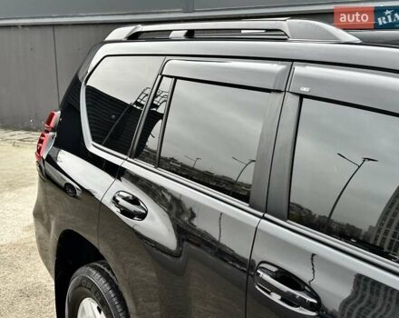 Черный Тойота Ленд Крузер Прадо, объемом двигателя 4 л и пробегом 105 тыс. км за 34750 $, фото 6 на Automoto.ua