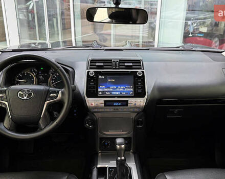 Чорний Тойота Ленд Крузер Прадо, об'ємом двигуна 2.76 л та пробігом 168 тис. км за 38400 $, фото 7 на Automoto.ua