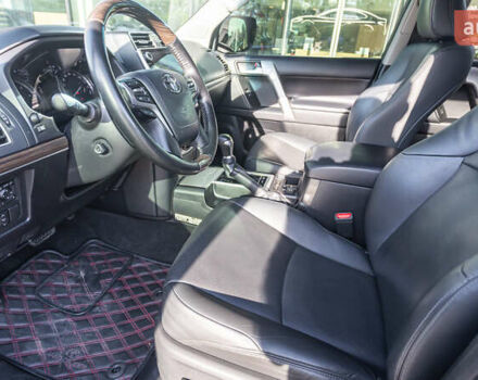 Черный Тойота Ленд Крузер Прадо, объемом двигателя 3.96 л и пробегом 128 тыс. км за 42943 $, фото 12 на Automoto.ua