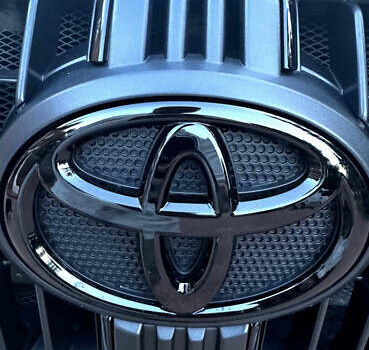 Черный Тойота Ленд Крузер Прадо, объемом двигателя 3.96 л и пробегом 80 тыс. км за 42000 $, фото 2 на Automoto.ua