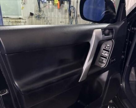 Черный Тойота Ленд Крузер Прадо, объемом двигателя 4 л и пробегом 139 тыс. км за 42000 $, фото 28 на Automoto.ua