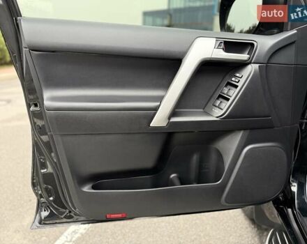 Чорний Тойота Ленд Крузер Прадо, об'ємом двигуна 3.96 л та пробігом 66 тис. км за 49999 $, фото 23 на Automoto.ua