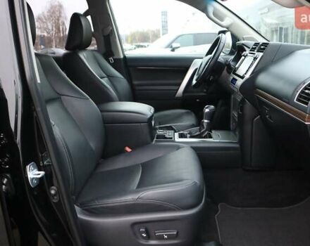 Черный Тойота Ленд Крузер Прадо, объемом двигателя 4 л и пробегом 164 тыс. км за 37768 $, фото 5 на Automoto.ua