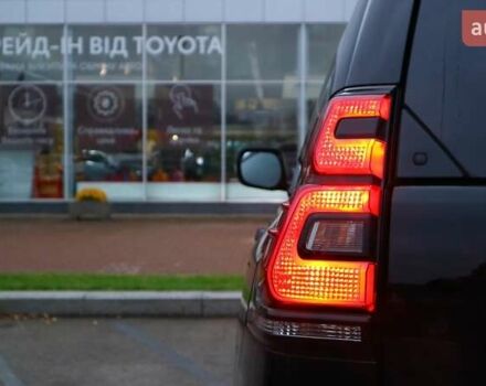 Черный Тойота Ленд Крузер Прадо, объемом двигателя 4 л и пробегом 164 тыс. км за 37768 $, фото 27 на Automoto.ua