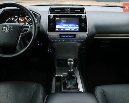 Черный Тойота Ленд Крузер Прадо, объемом двигателя 4 л и пробегом 164 тыс. км за 37768 $, фото 7 на Automoto.ua