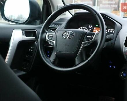 Черный Тойота Ленд Крузер Прадо, объемом двигателя 4 л и пробегом 164 тыс. км за 37768 $, фото 18 на Automoto.ua