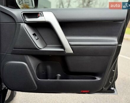 Чорний Тойота Ленд Крузер Прадо, об'ємом двигуна 3.96 л та пробігом 66 тис. км за 49999 $, фото 55 на Automoto.ua